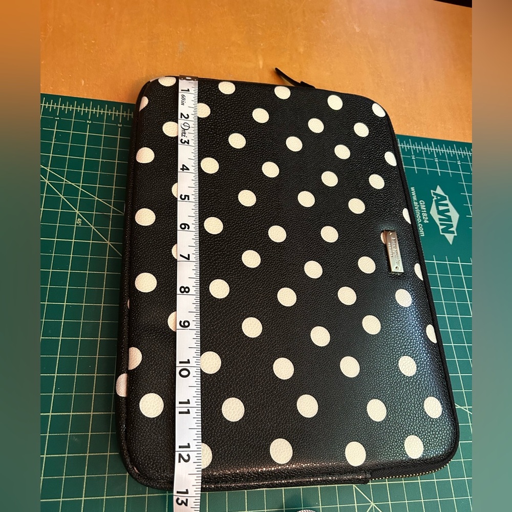 Kate Spade Tech Padded Sleeve/ Bag - Picture 6 of 9